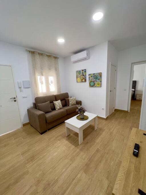 Rockside Residences Suites La Linea La Línea de la Concepción エクステリア 写真